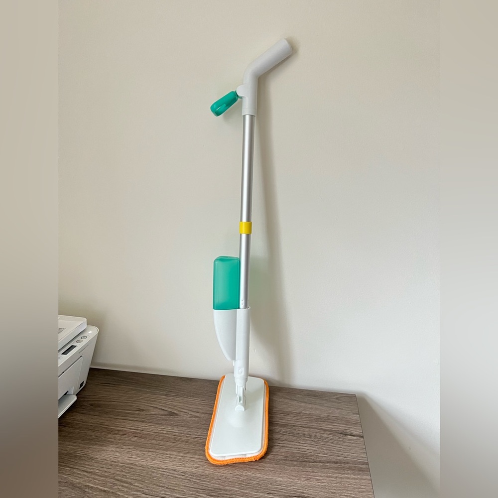 Squeeze & Spray Mop Lovevery